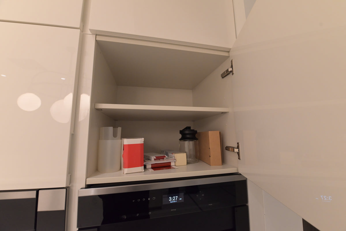 Poliform Modern Glossy White Kitchen with Island & Miele Appliances