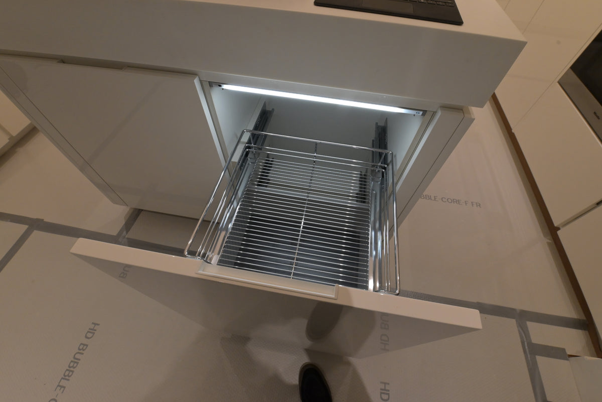 Poliform Modern Glossy White Kitchen with Island & Miele Appliances