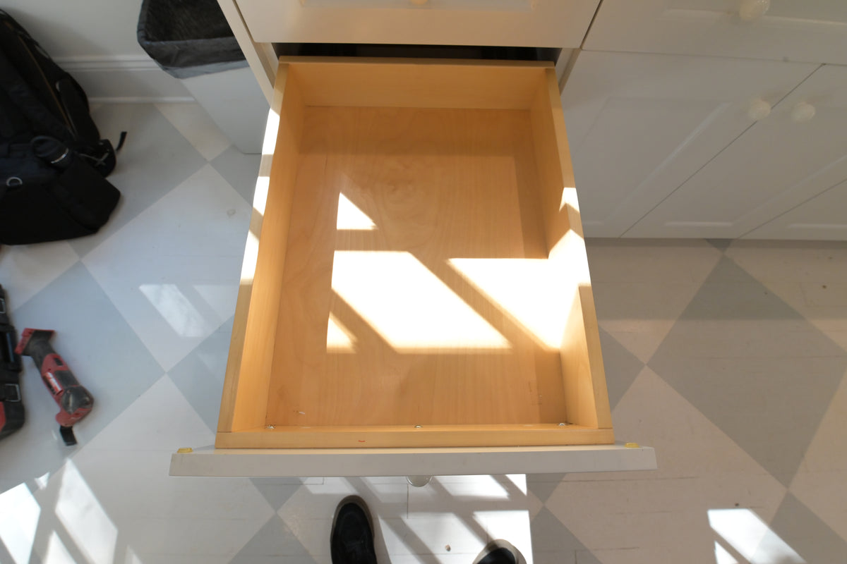 Ultracraft Peak White Transitional Kitchen Base Cabinets
