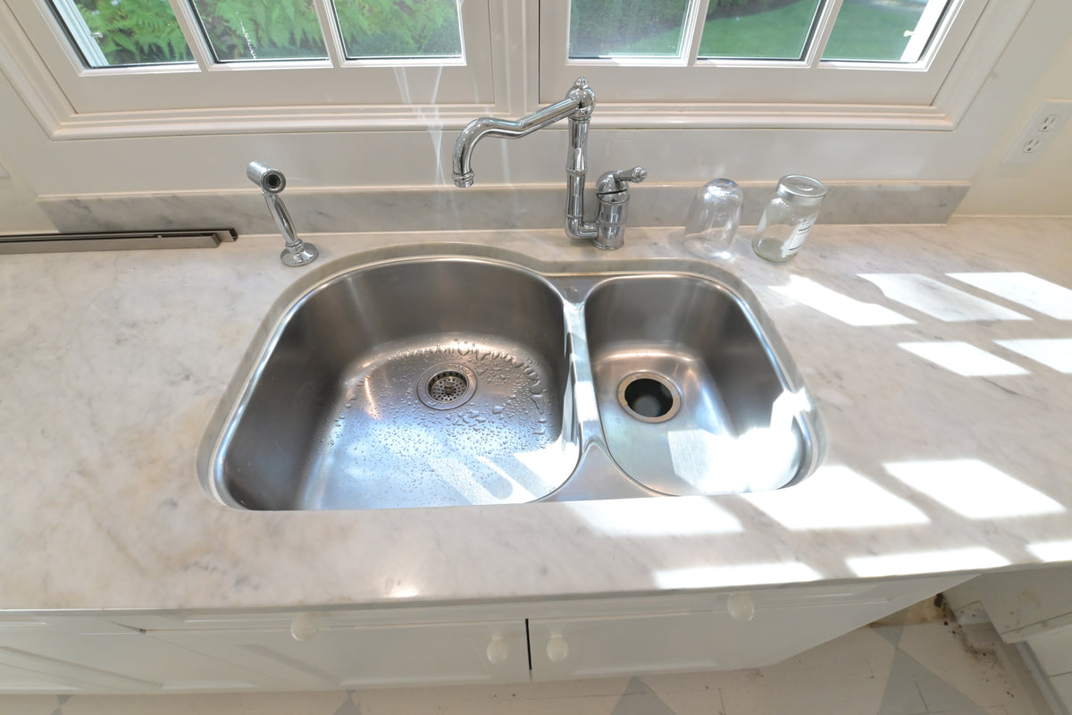 Ultracraft Peak White Transitional Kitchen Base Cabinets