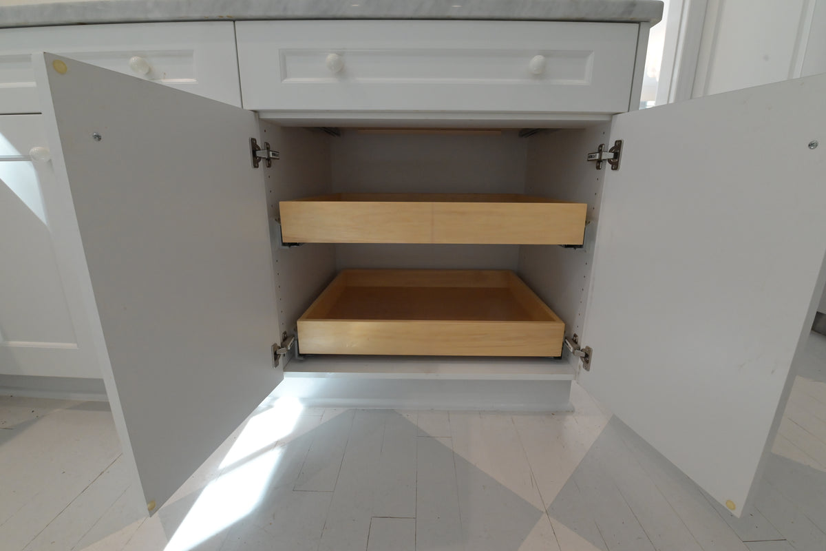 Ultracraft Peak White Transitional Kitchen Base Cabinets