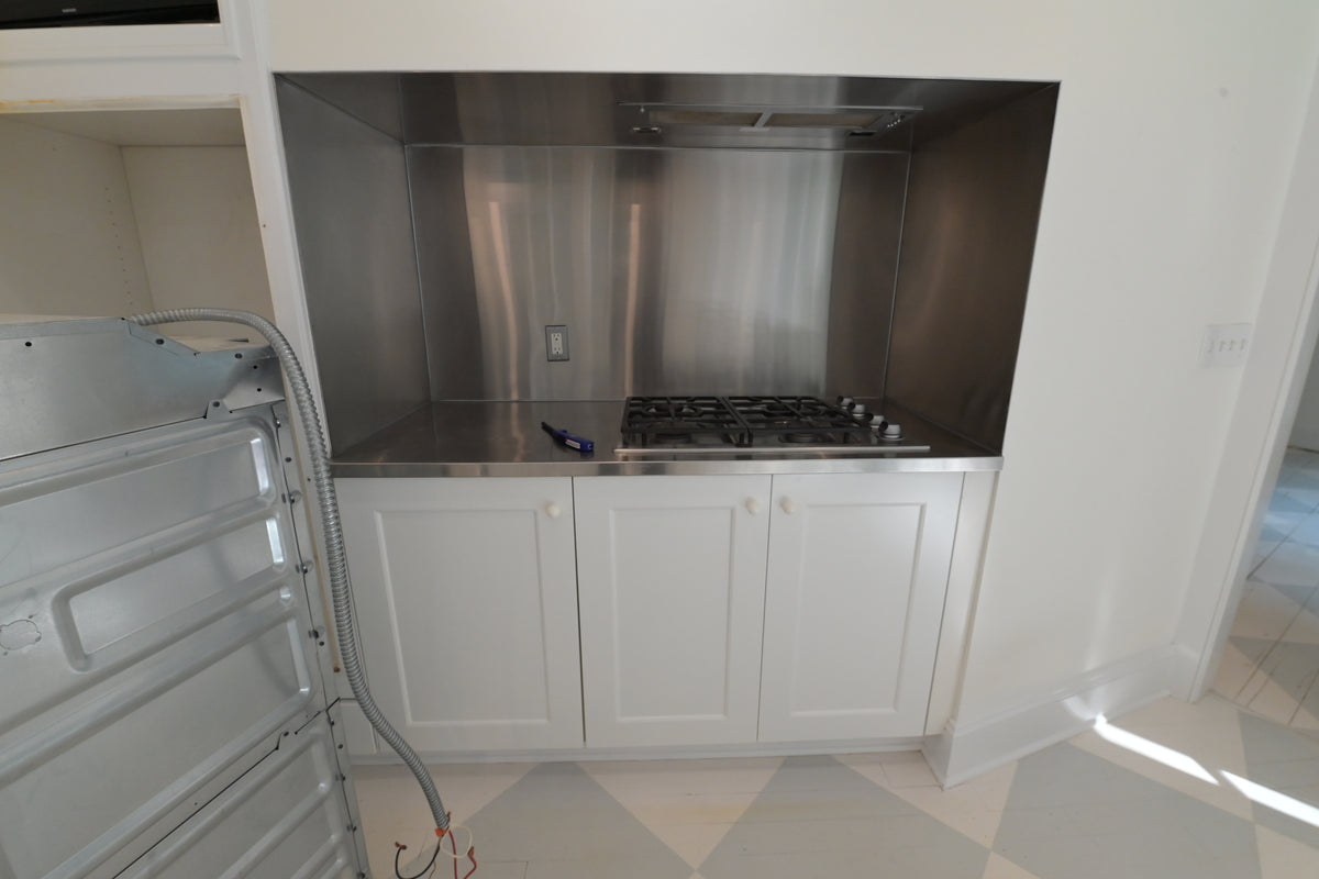 Ultracraft Peak White Transitional Kitchen Base Cabinets