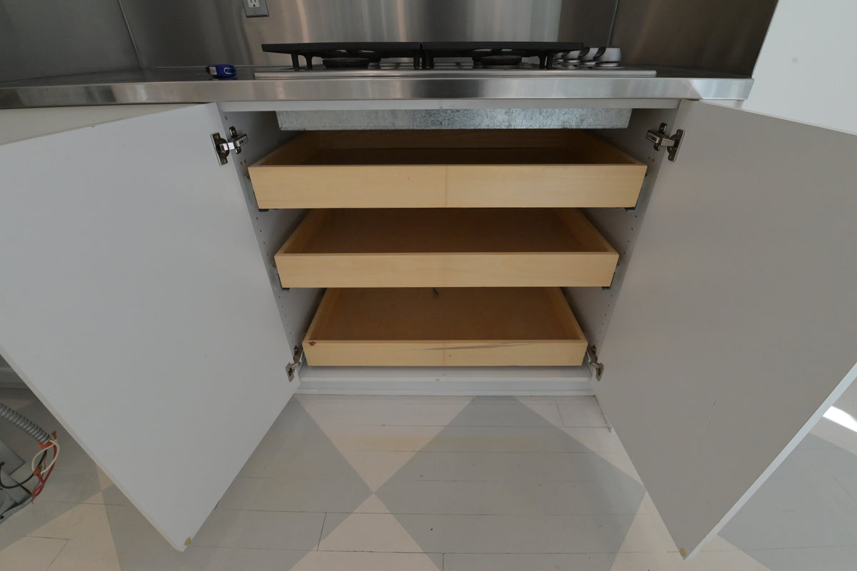 Ultracraft Peak White Transitional Kitchen Base Cabinets