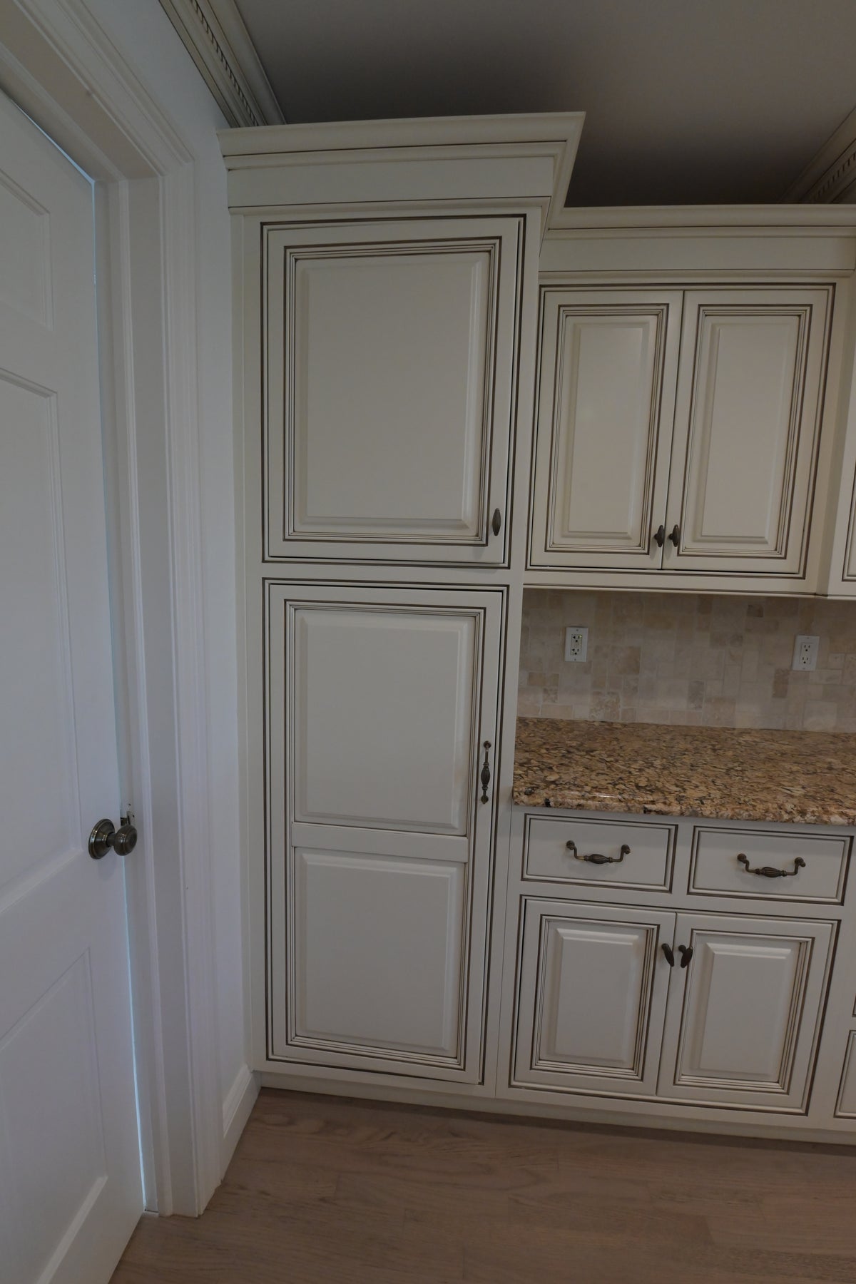 "The Montacute" Traditional Off White Kitchen with Wood Island & Appliances