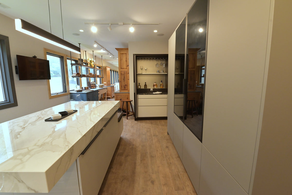 Poggenpohl Modern Kitchen with +MODO Island, +SEGMENTO Cabinetry & +STAGE Bar