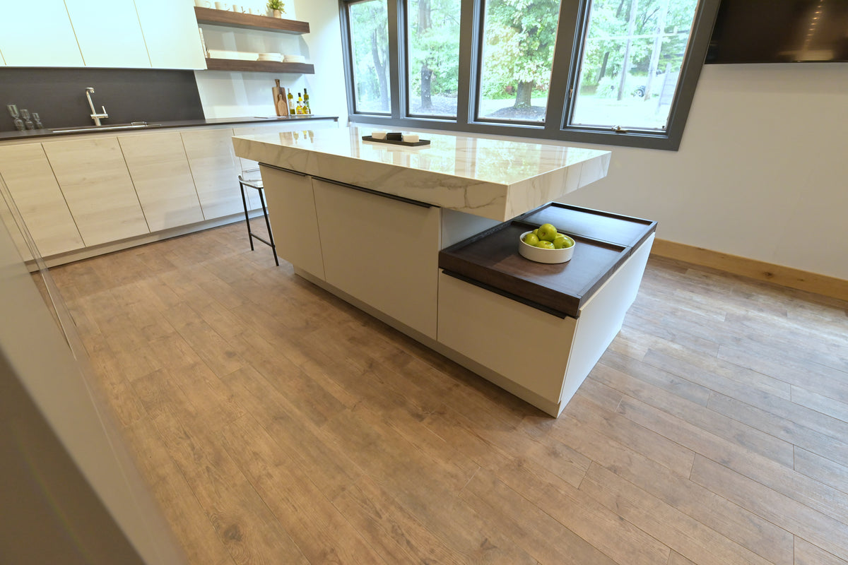 Poggenpohl Modern Kitchen with +MODO Island, +SEGMENTO Cabinetry & +STAGE Bar