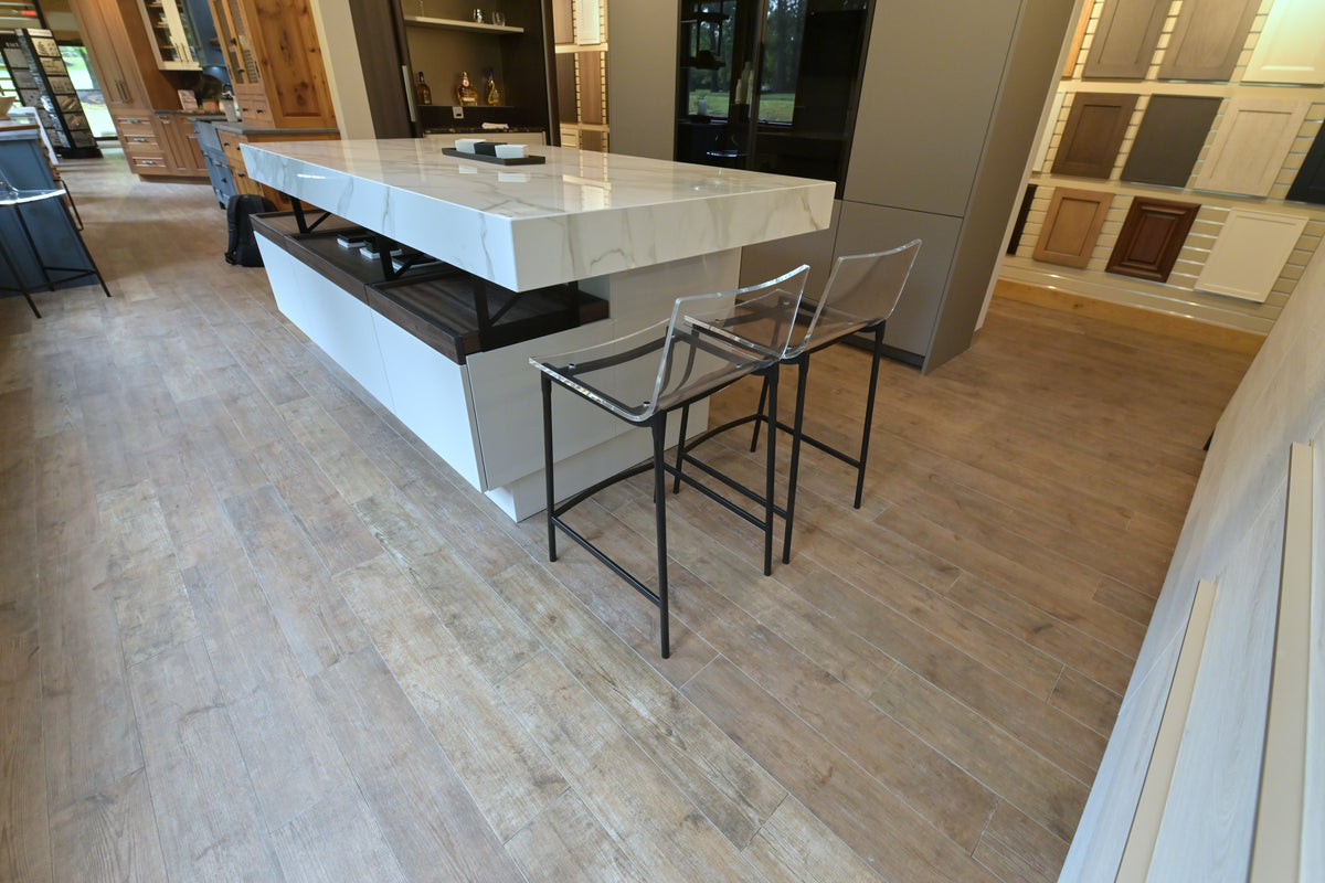 Poggenpohl Modern Kitchen with +MODO Island, +SEGMENTO Cabinetry & +STAGE Bar