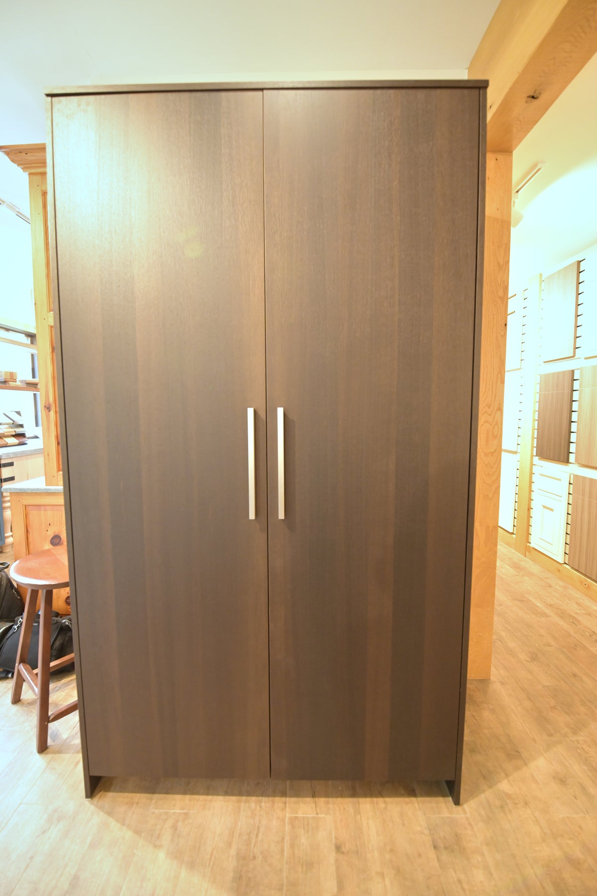 Poggenpohl Modern Kitchen with +MODO Island, +SEGMENTO Cabinetry & +STAGE Bar