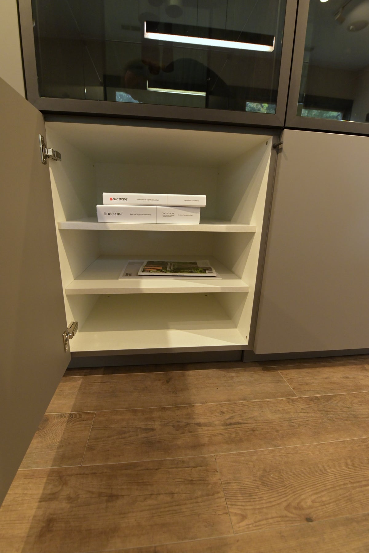 Poggenpohl Modern Kitchen with +MODO Island, +SEGMENTO Cabinetry & +STAGE Bar