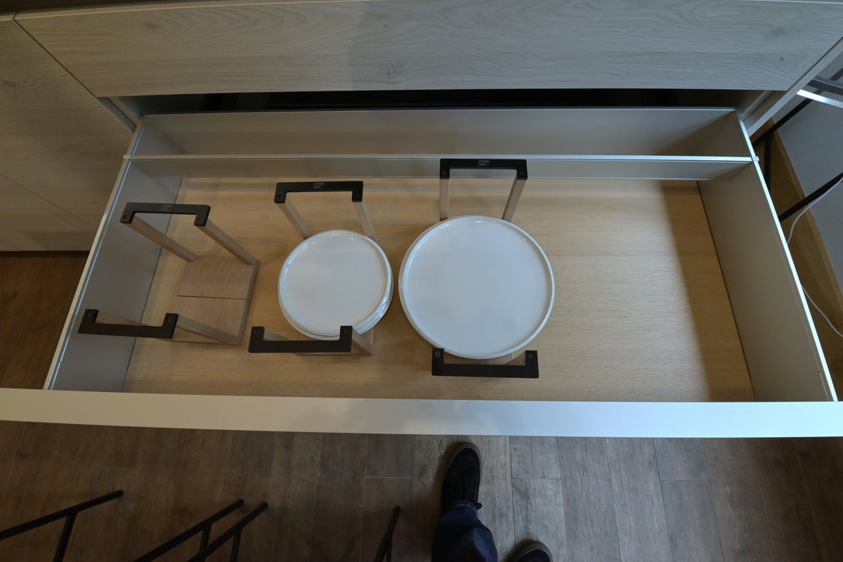Poggenpohl Modern Kitchen with +MODO Island, +SEGMENTO Cabinetry & +STAGE Bar