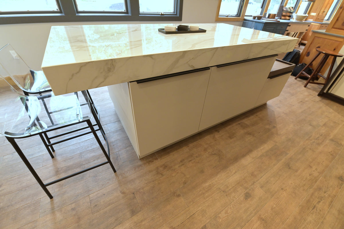Poggenpohl Modern Kitchen with +MODO Island, +SEGMENTO Cabinetry & +STAGE Bar