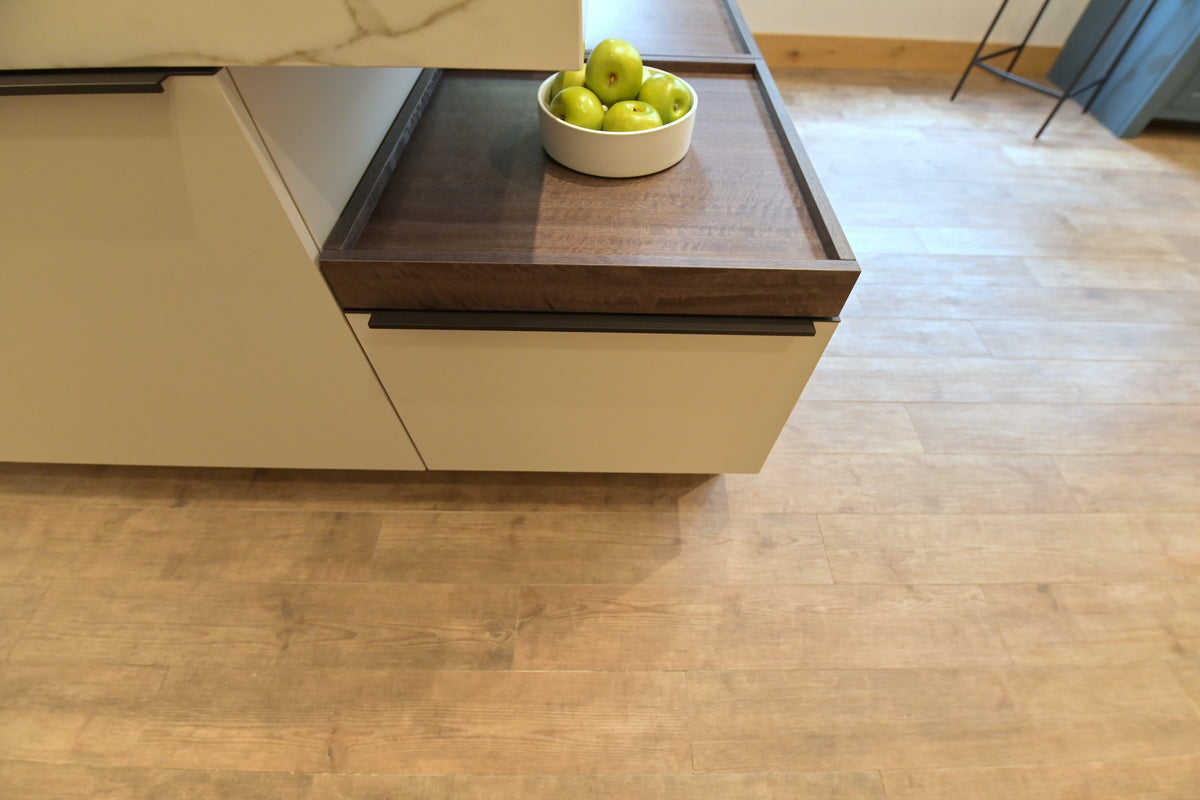 Poggenpohl Modern Kitchen with +MODO Island, +SEGMENTO Cabinetry & +STAGE Bar