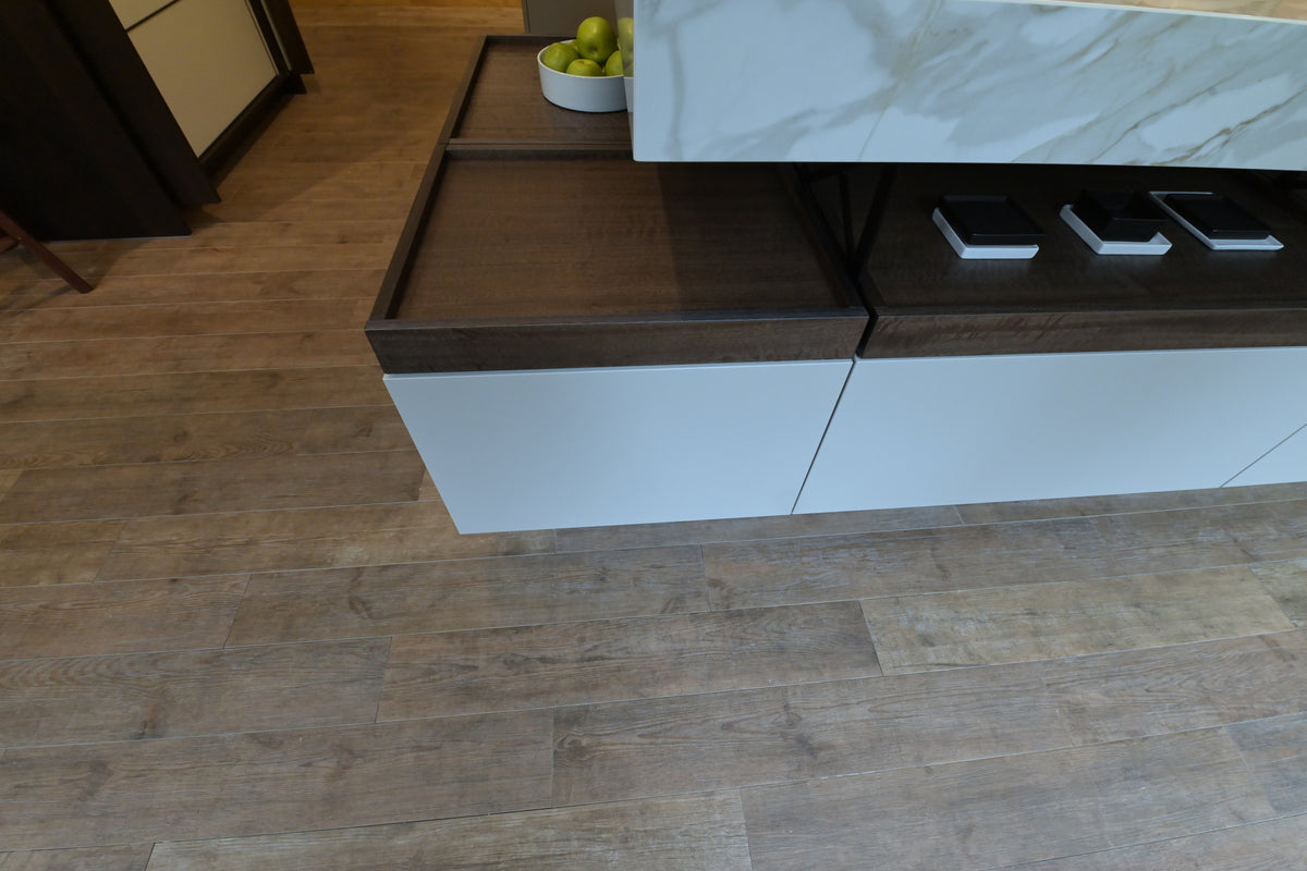 Poggenpohl Modern Kitchen with +MODO Island, +SEGMENTO Cabinetry & +STAGE Bar