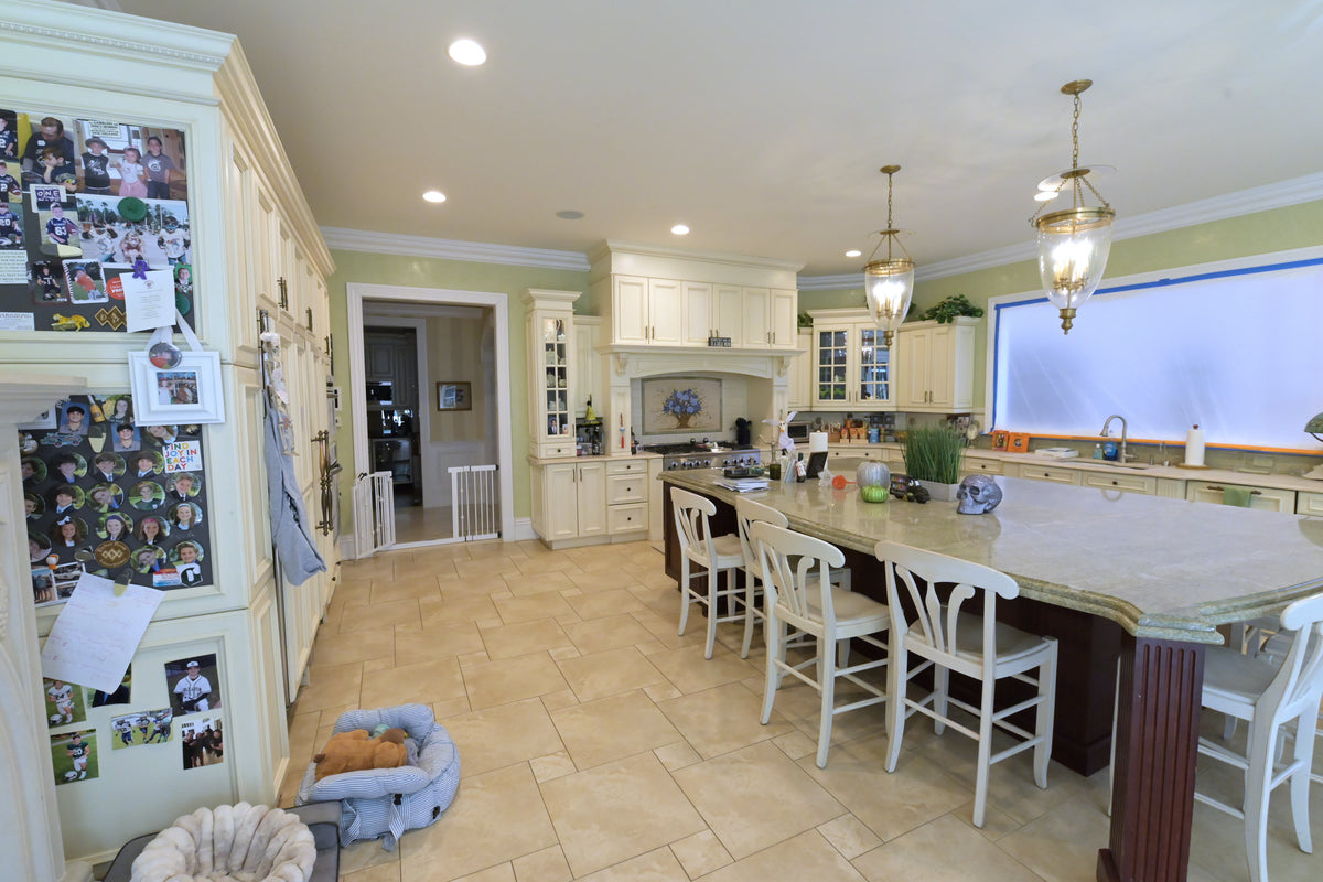 Kitchen Craft Traditional Light Cream Kitchen with Island & Appliances