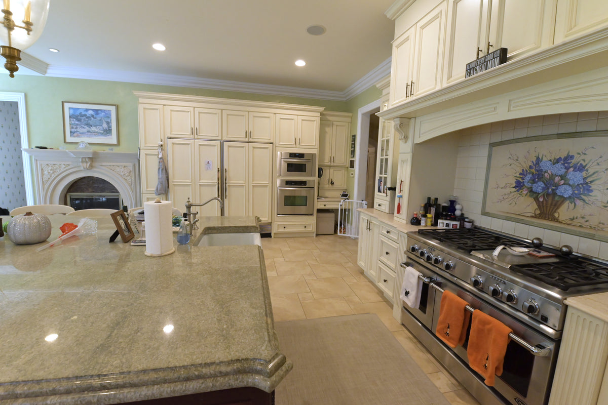 Kitchen Craft Traditional Light Cream Kitchen with Island & Appliances