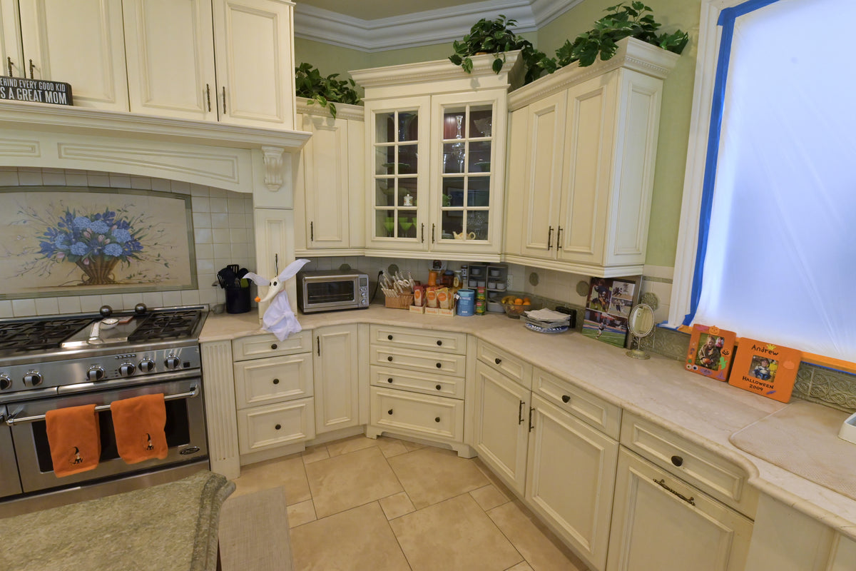 Kitchen Craft Traditional Light Cream Kitchen with Island & Appliances