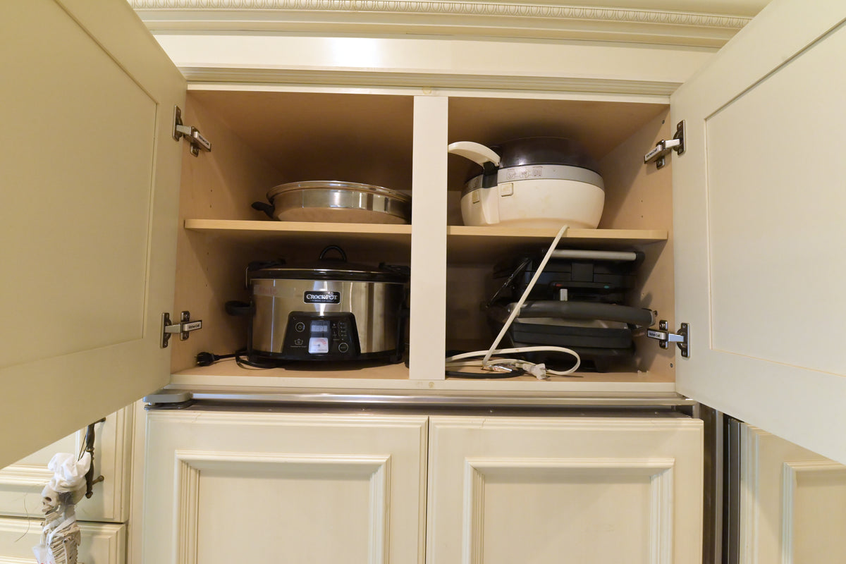 Kitchen Craft Traditional Light Cream Kitchen with Island & Appliances
