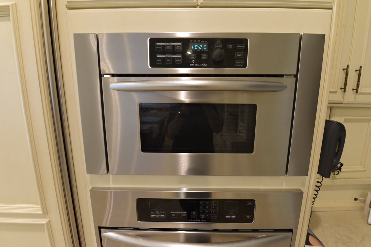 Kitchen Craft Traditional Light Cream Kitchen with Island & Appliances