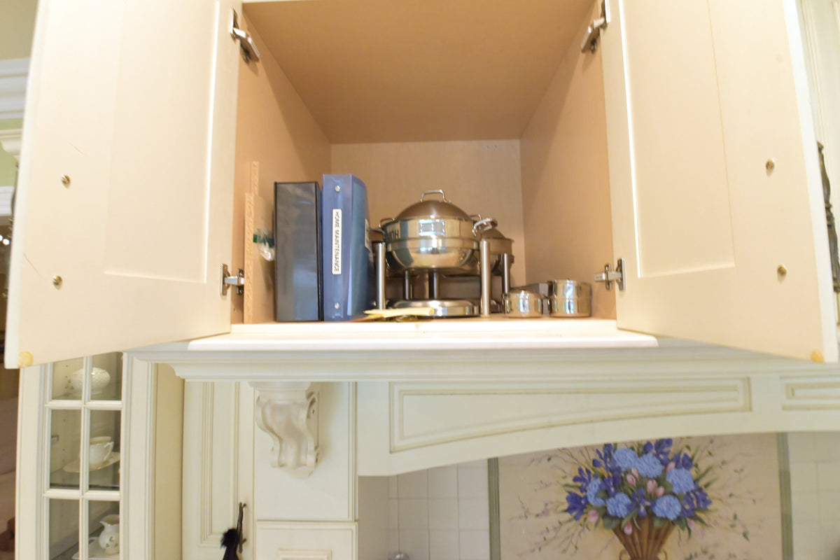 Kitchen Craft Traditional Light Cream Kitchen with Island & Appliances