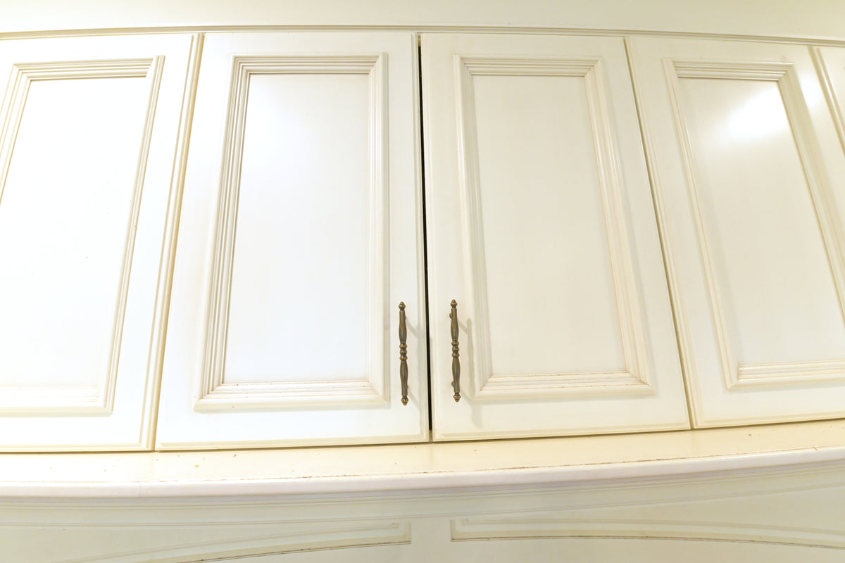 Kitchen Craft Traditional Light Cream Kitchen with Island & Appliances
