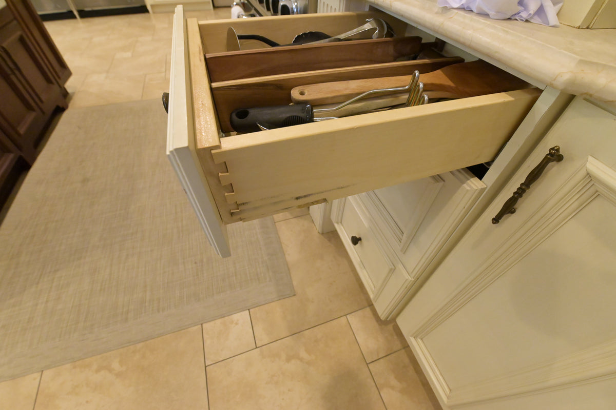 Kitchen Craft Traditional Light Cream Kitchen with Island & Appliances