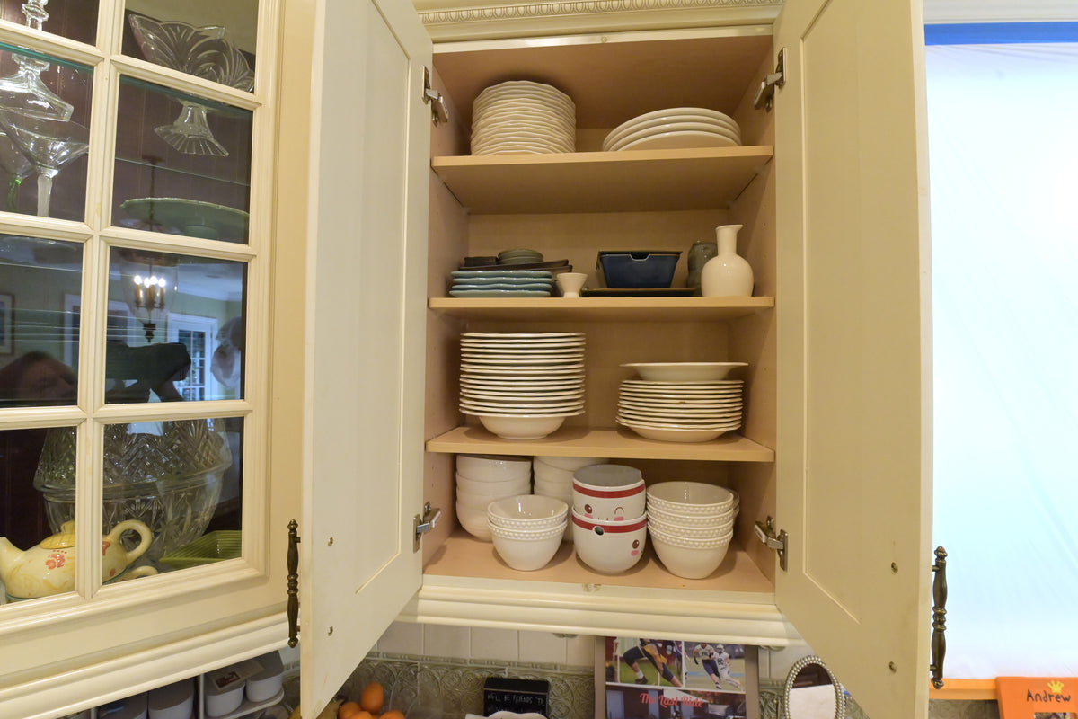 Kitchen Craft Traditional Light Cream Kitchen with Island & Appliances