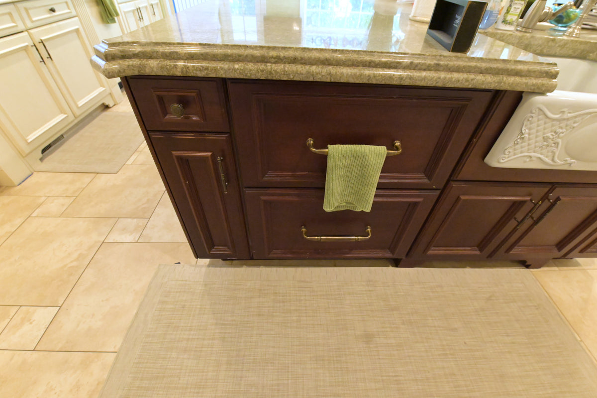 Kitchen Craft Traditional Light Cream Kitchen with Island & Appliances