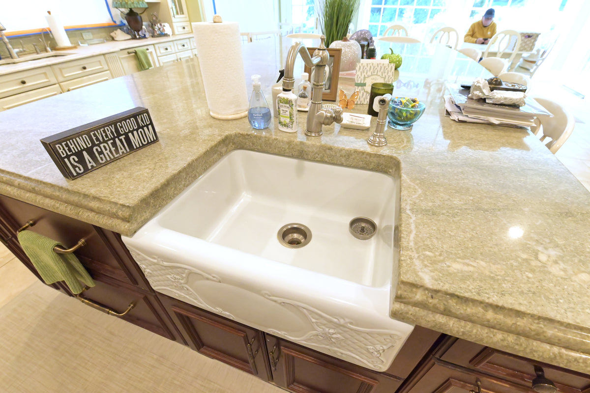 Kitchen Craft Traditional Light Cream Kitchen with Island & Appliances