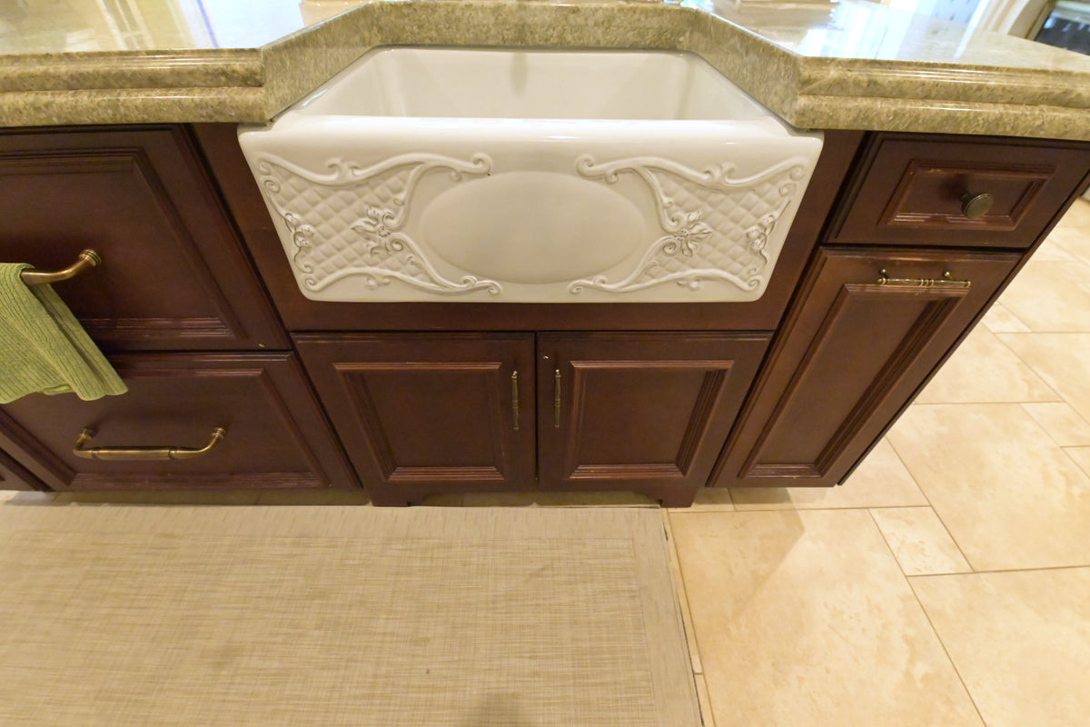 Kitchen Craft Traditional Light Cream Kitchen with Island & Appliances