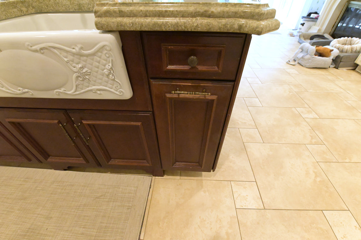 Kitchen Craft Traditional Light Cream Kitchen with Island & Appliances
