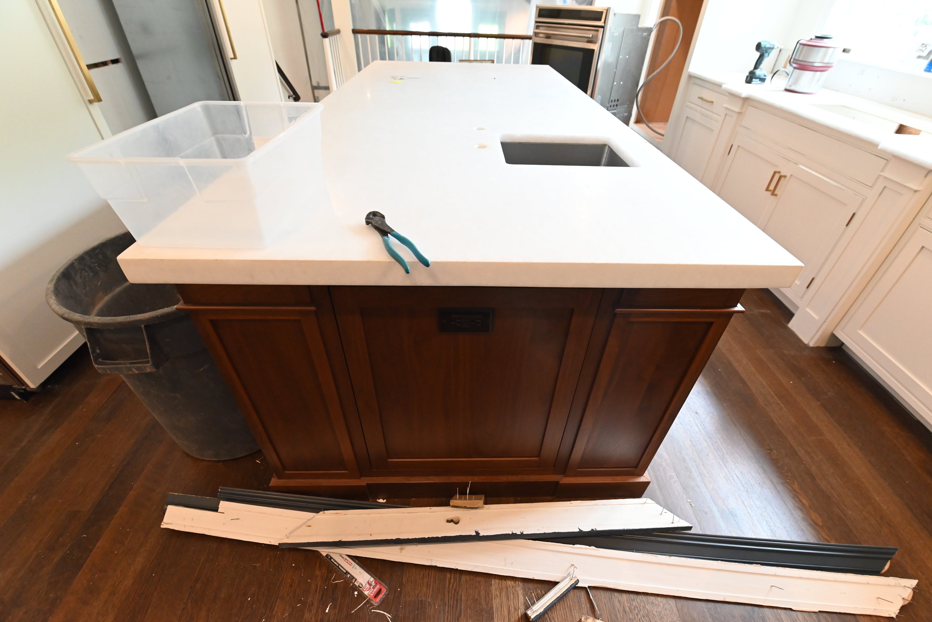 Prevo Transitional White Complete Kitchen Cabinets with Brown Wooden Island