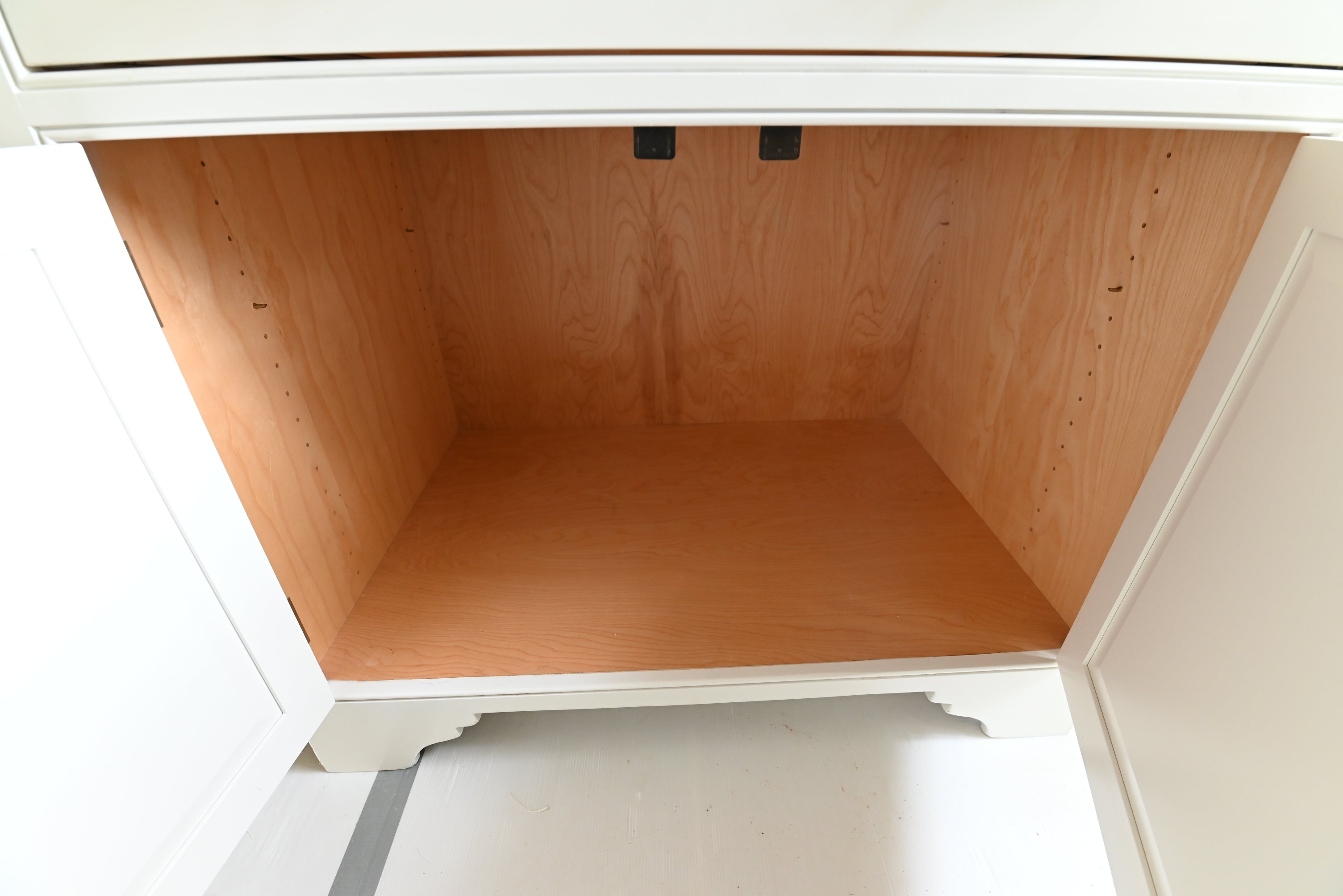 Prevo Transitional White Complete Kitchen Cabinets with Brown Wooden Island