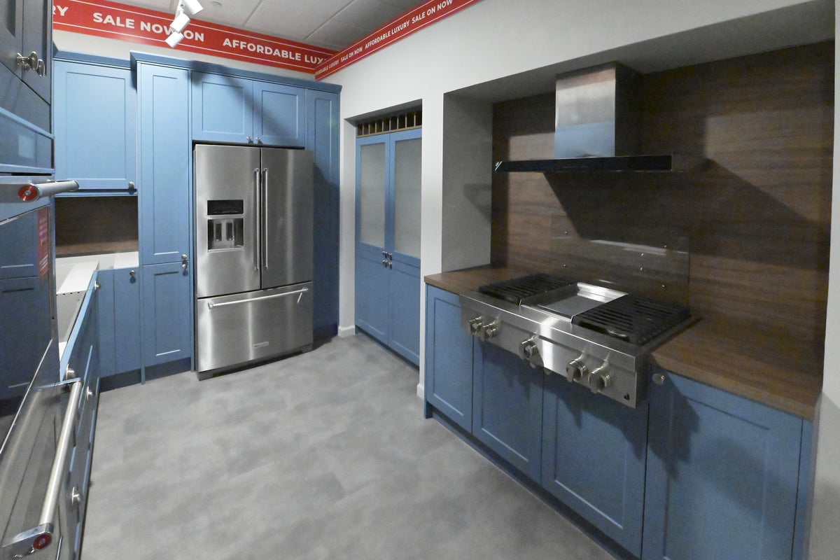 Wren Shaker Blue Matte Kitchen with Appliances