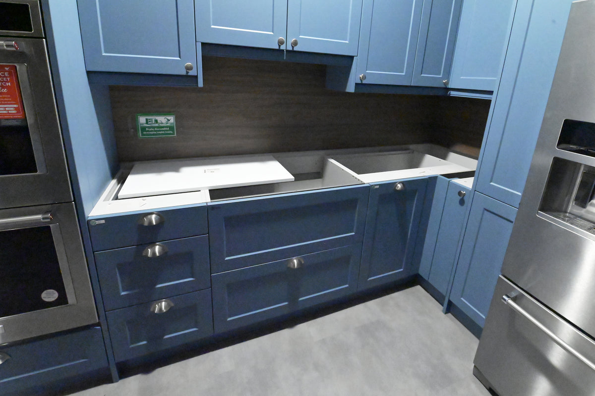 Wren Shaker Blue Matte Kitchen with Appliances