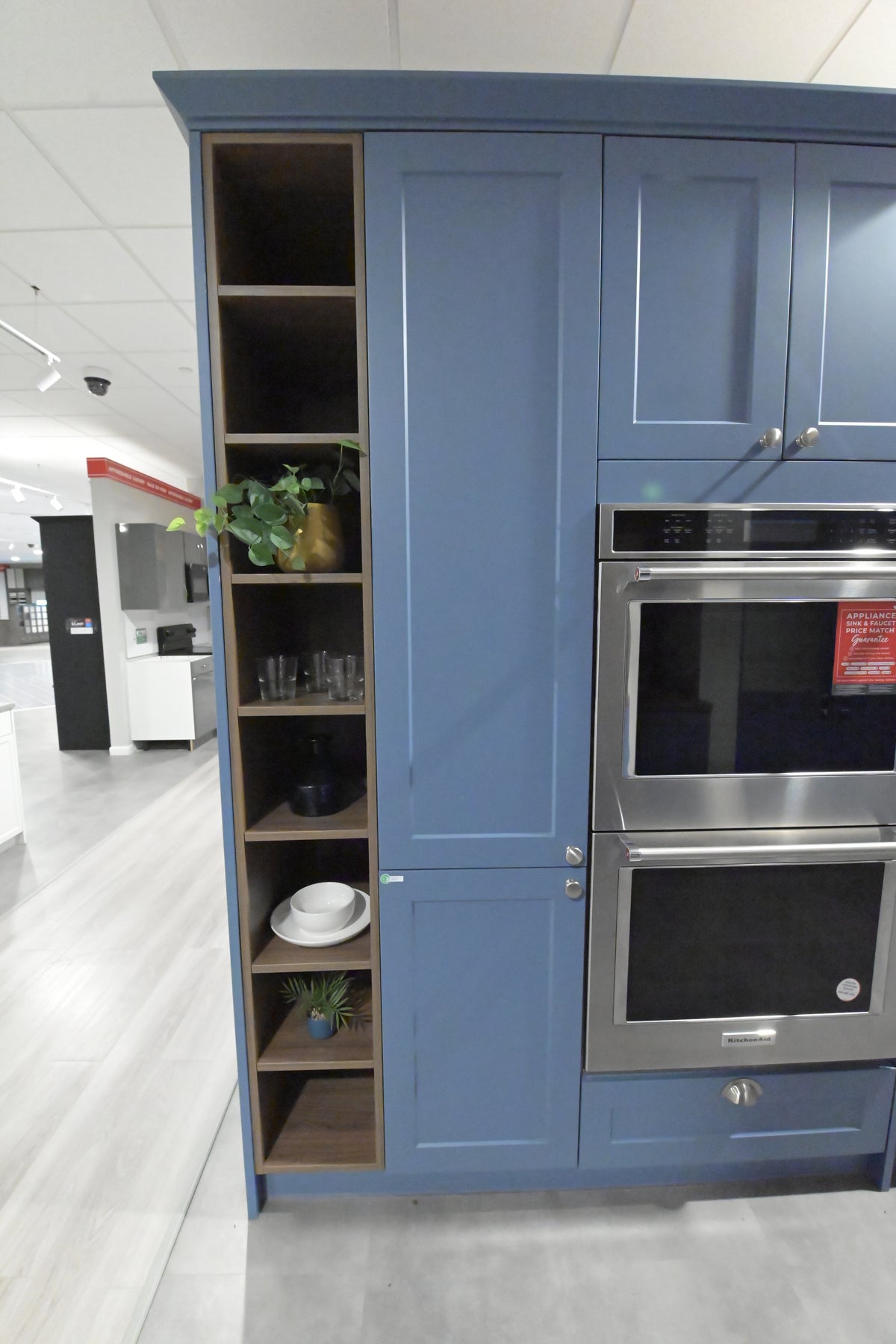 Wren Shaker Blue Matte Kitchen with Appliances
