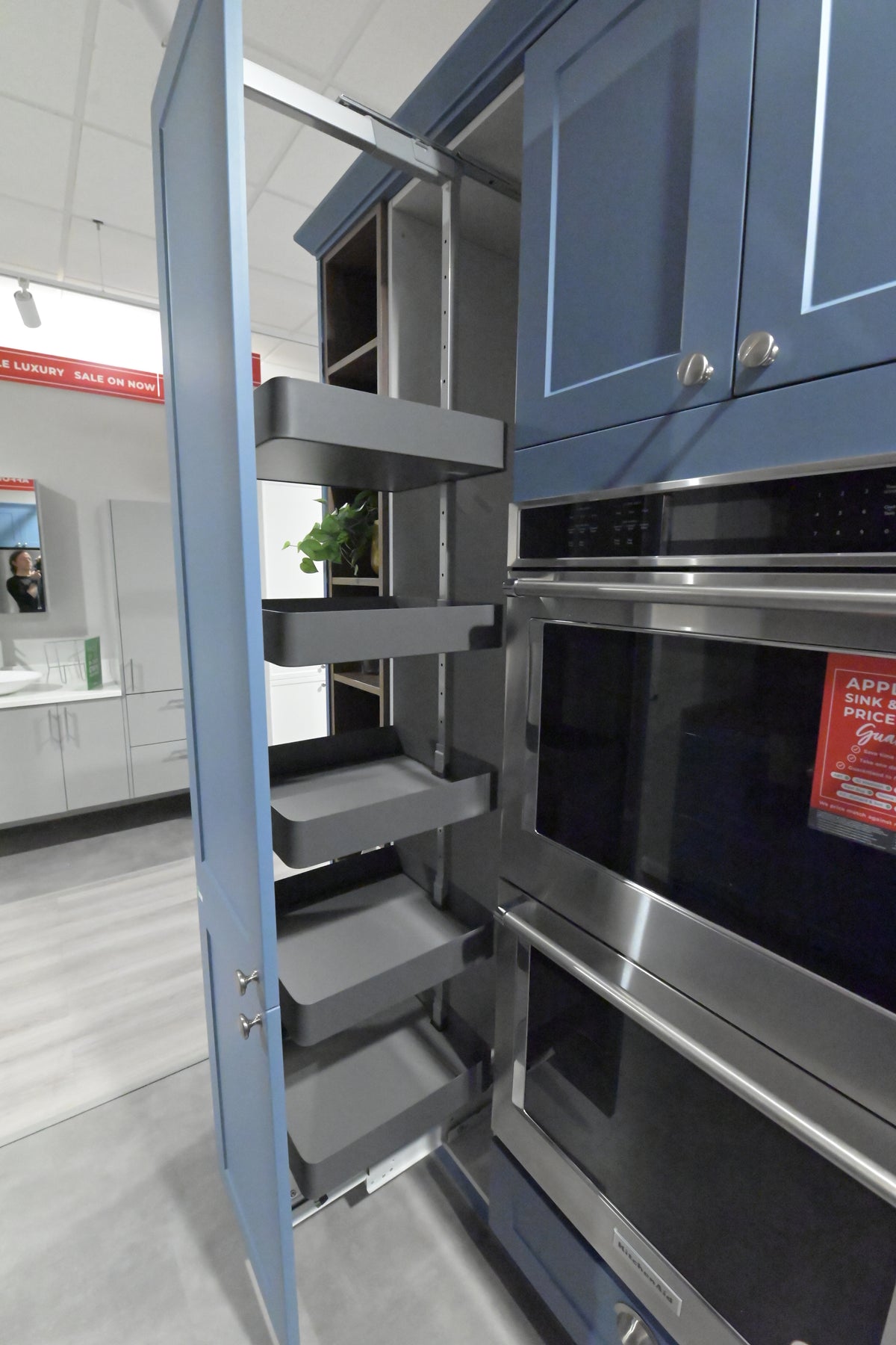 Wren Shaker Blue Matte Kitchen with Appliances