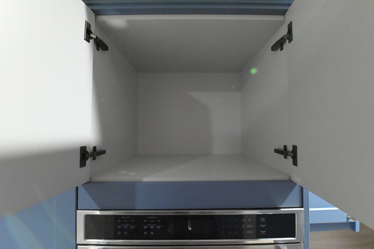 Wren Shaker Blue Matte Kitchen with Appliances