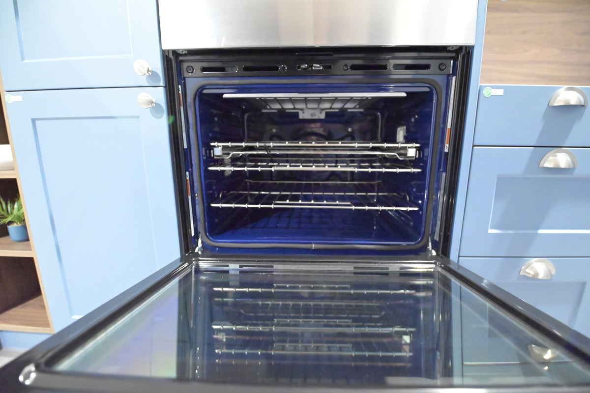 Wren Shaker Blue Matte Kitchen with Appliances