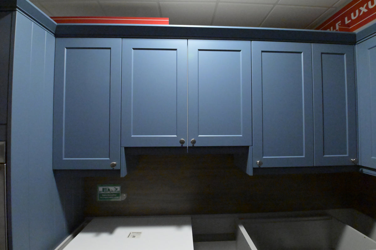 Wren Shaker Blue Matte Kitchen with Appliances