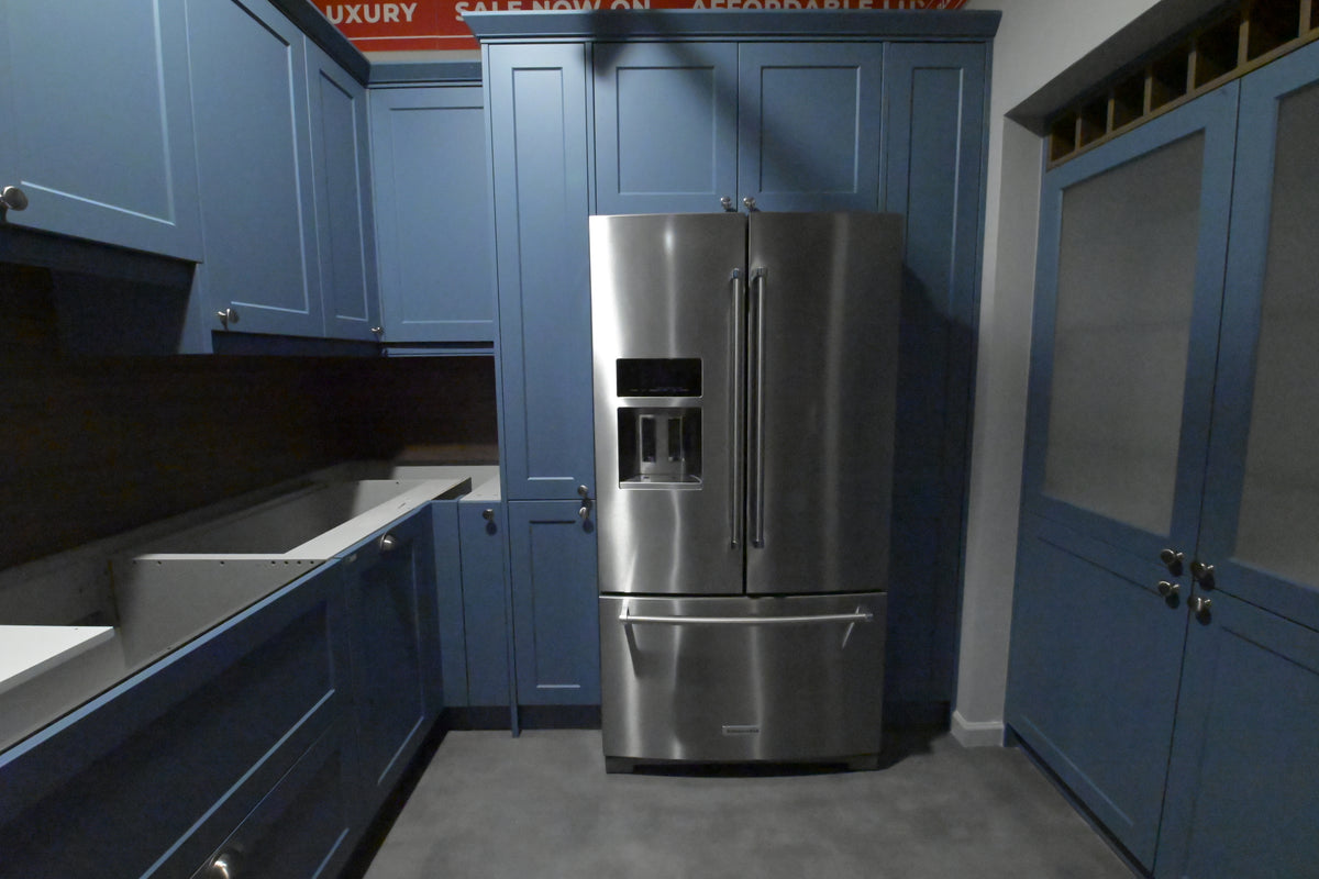 Wren Shaker Blue Matte Kitchen with Appliances