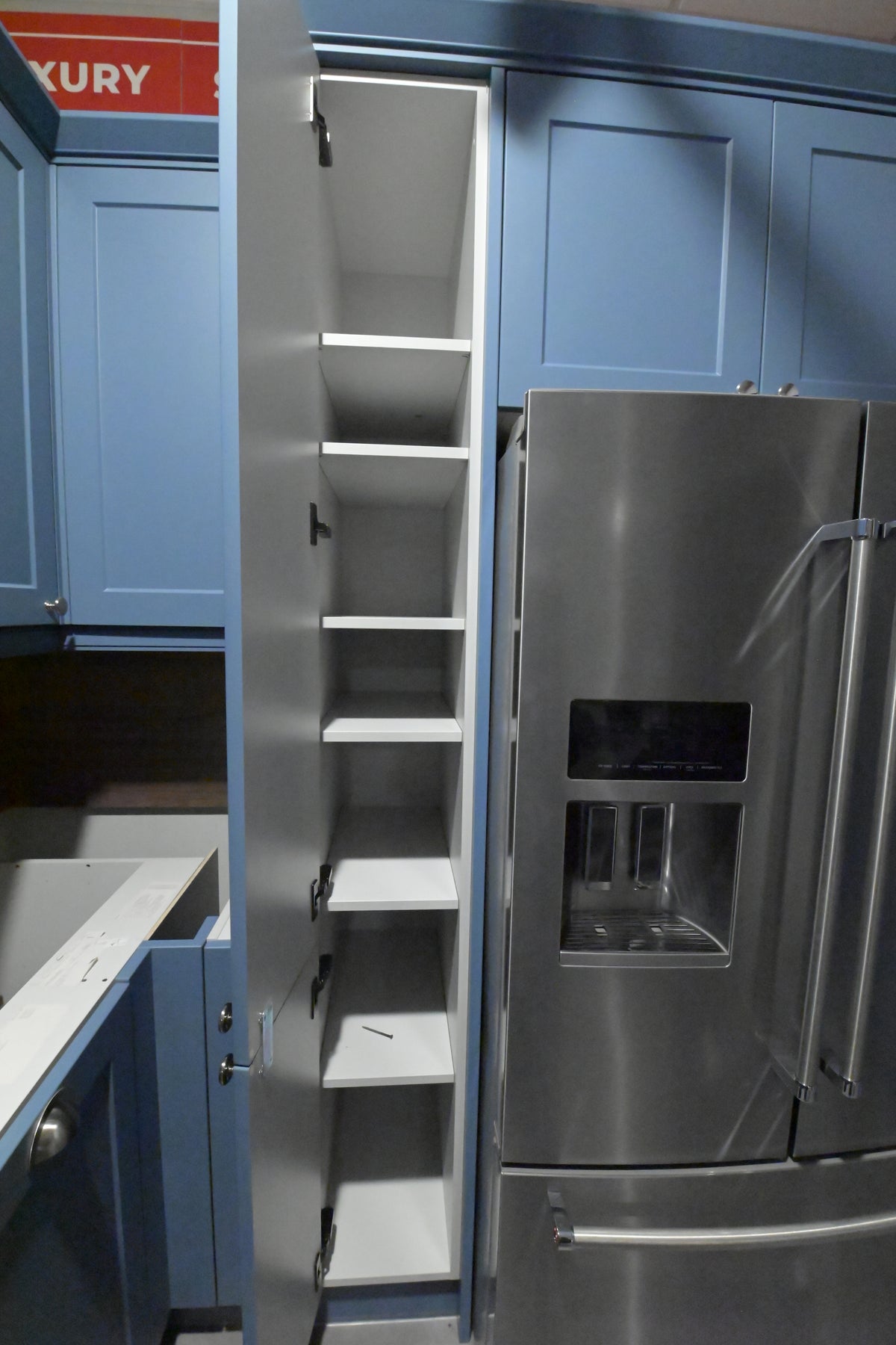 Wren Shaker Blue Matte Kitchen with Appliances
