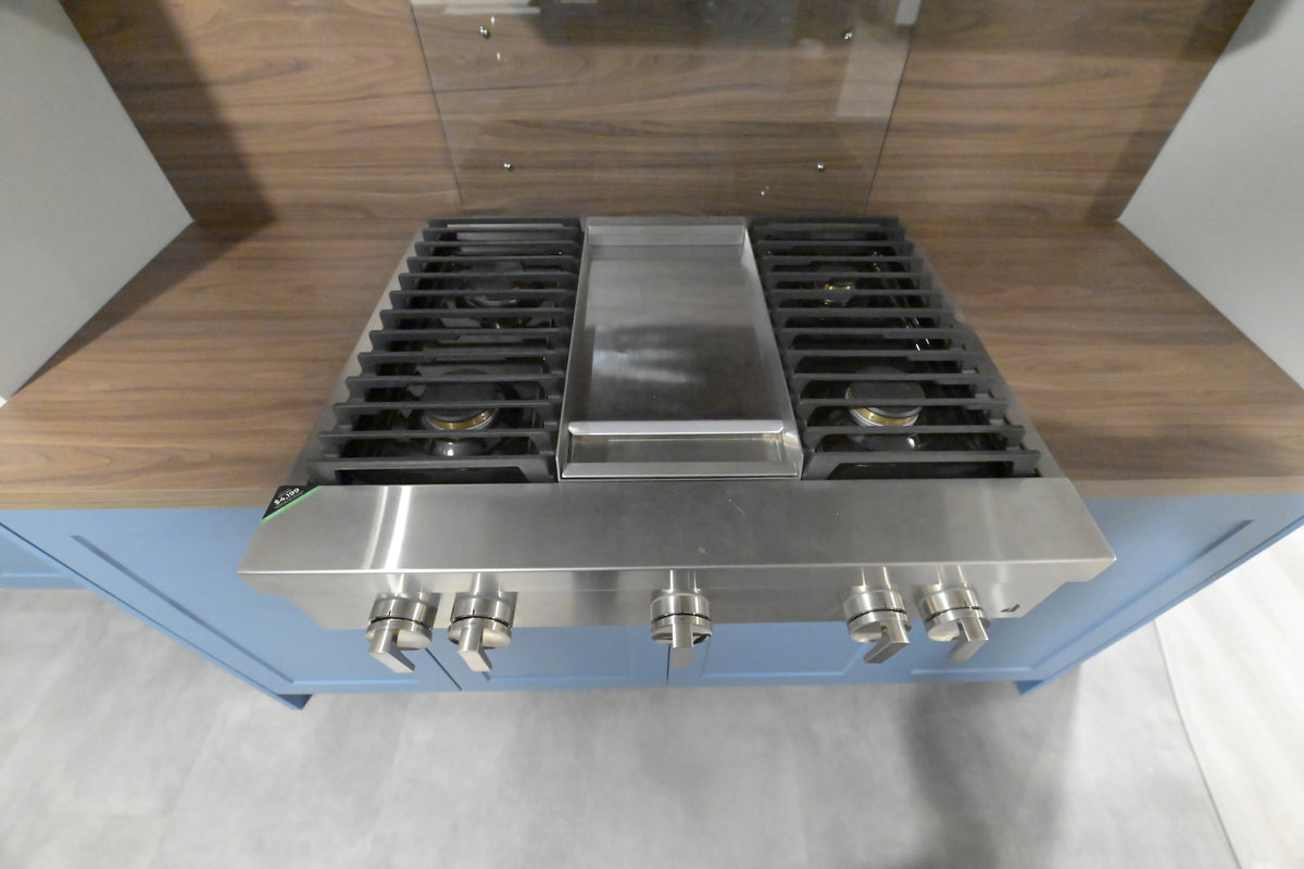 Wren Shaker Blue Matte Kitchen with Appliances