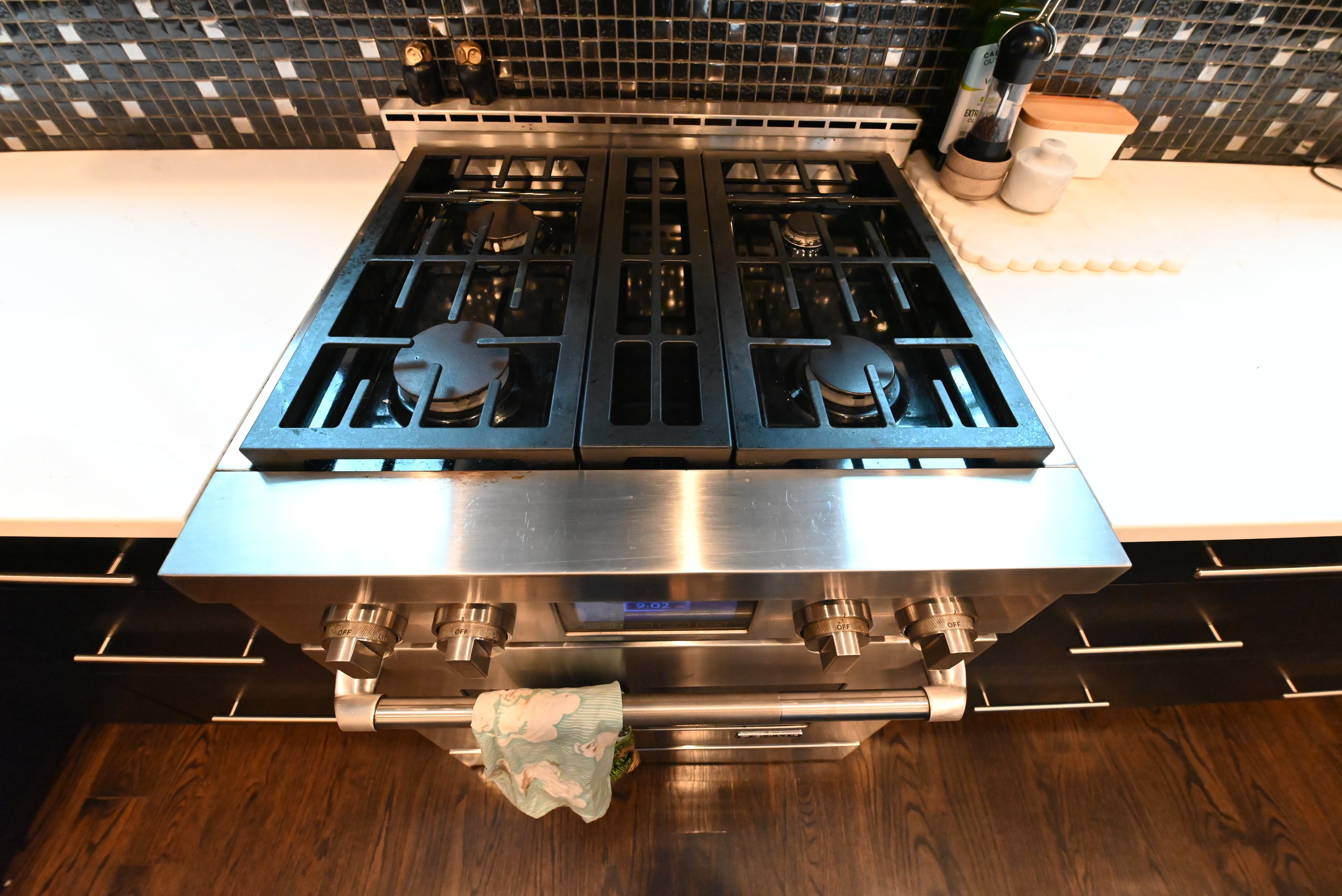 Dark Mocha Latte Modern Pre-Owned Kitchen