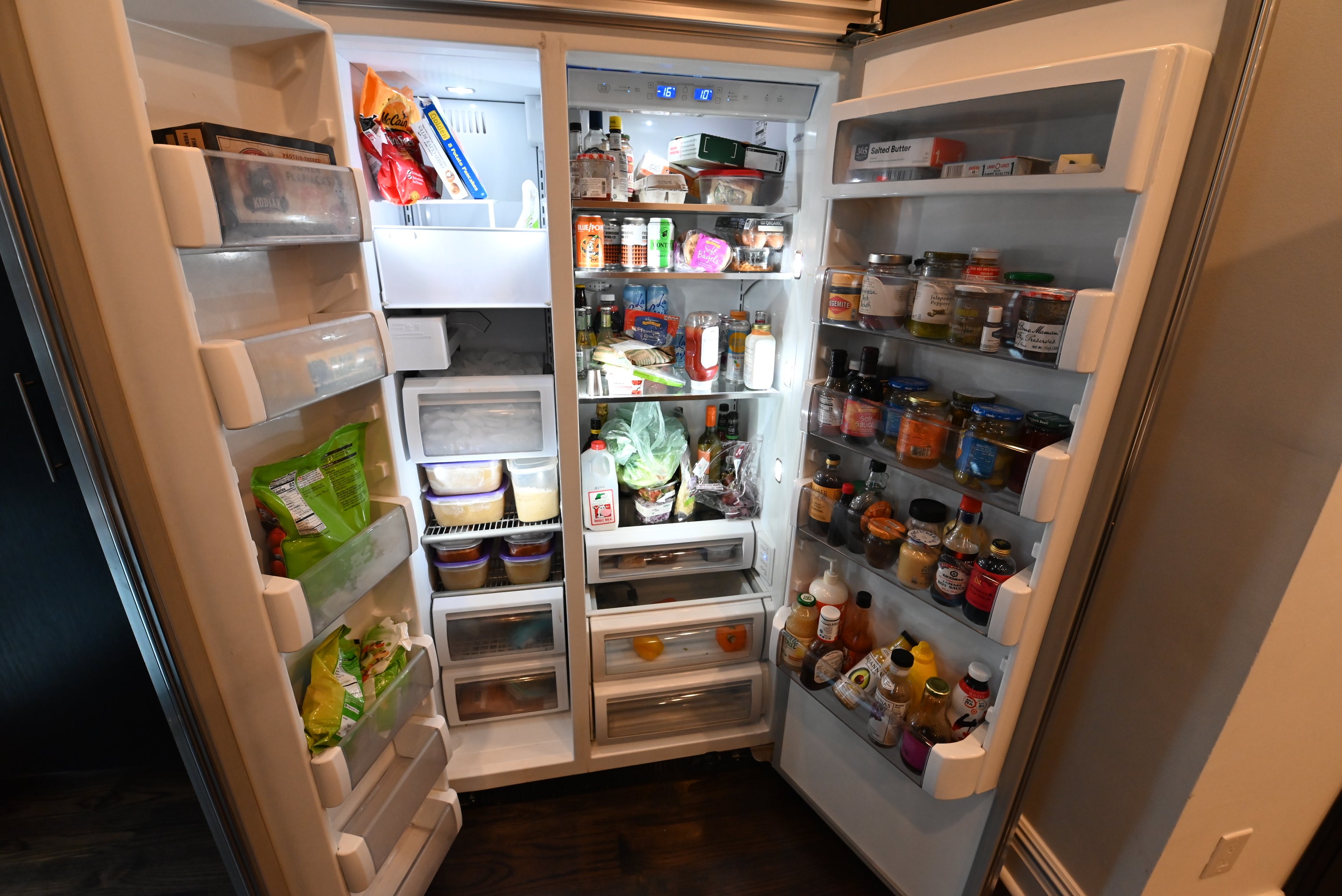 Dark Mocha Latte Modern Pre-Owned Kitchen