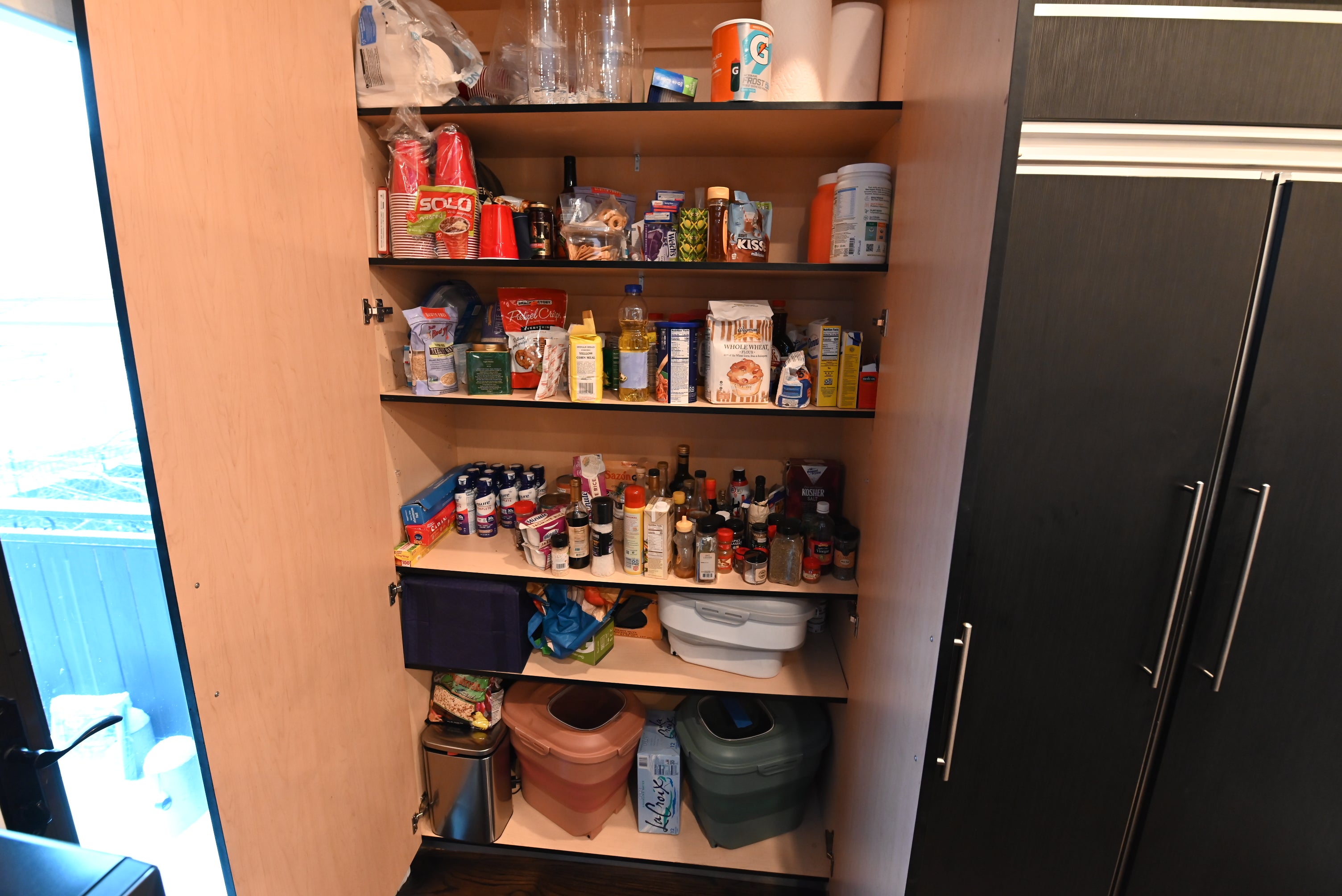 Dark Mocha Latte Modern Pre-Owned Kitchen