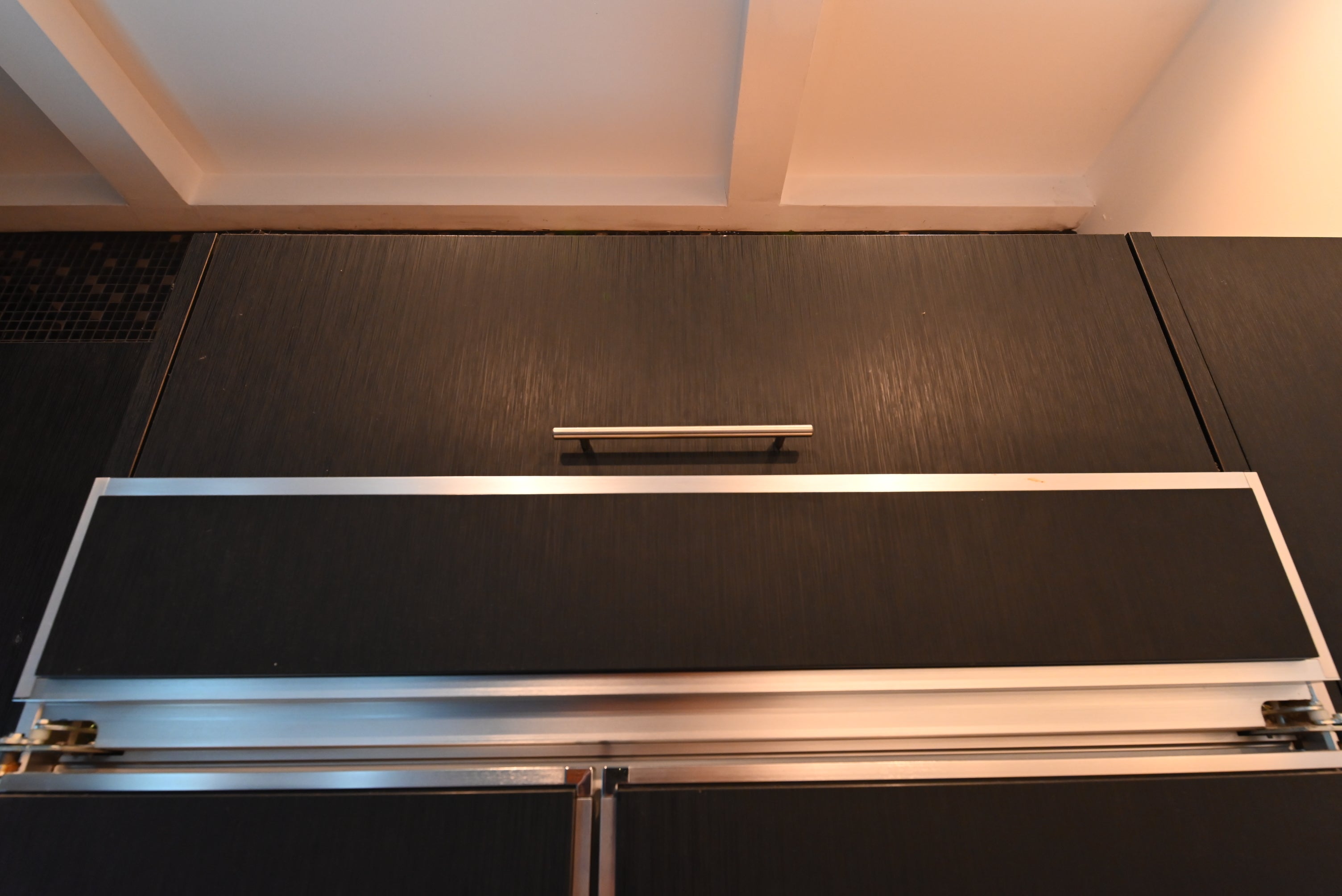 Dark Mocha Latte Modern Pre-Owned Kitchen