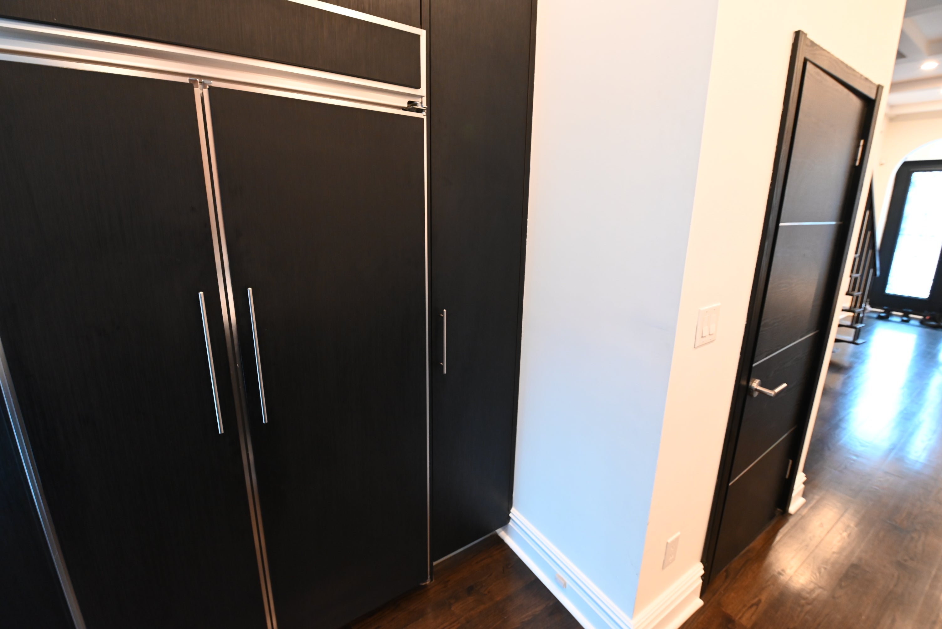 Dark Mocha Latte Modern Pre-Owned Kitchen