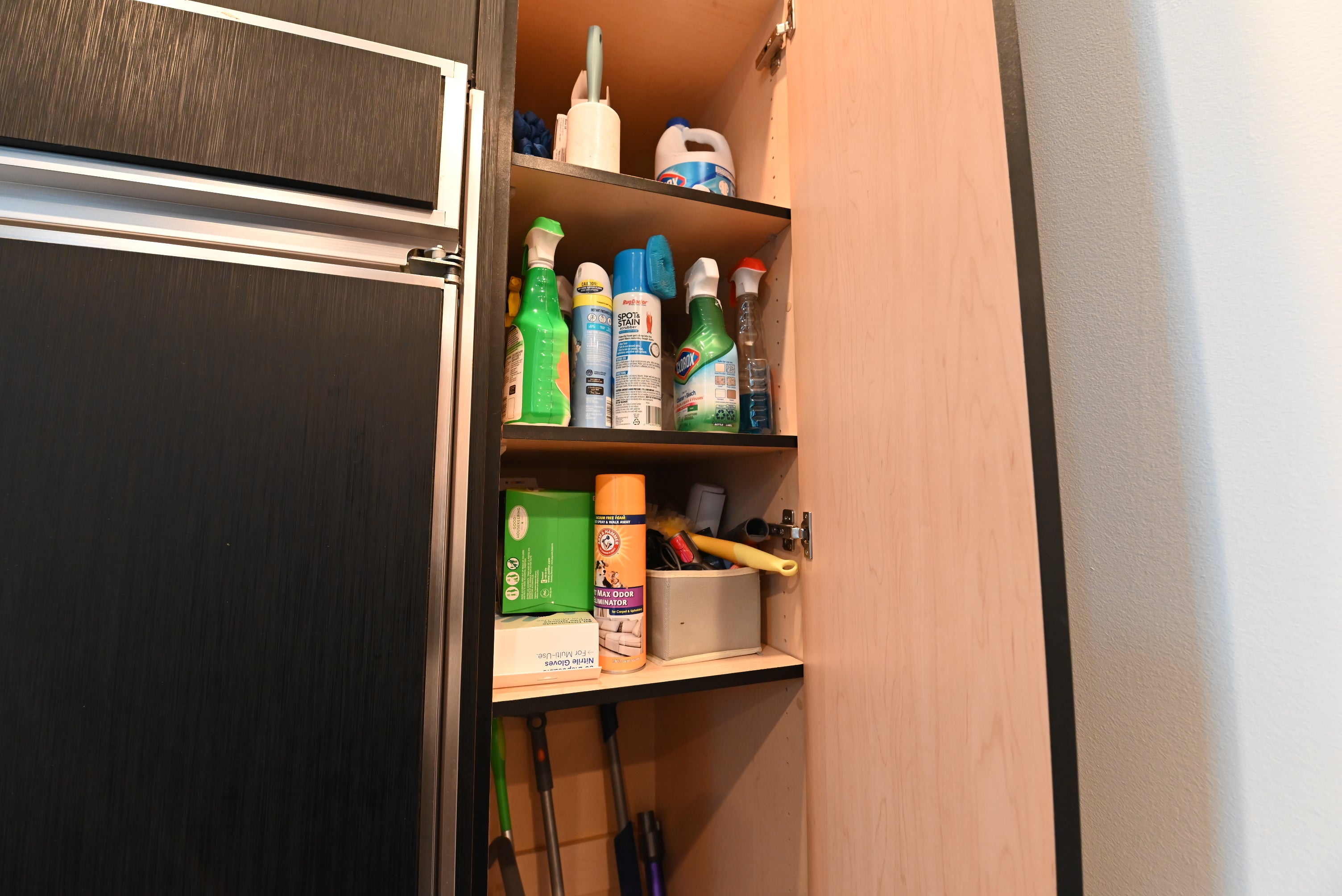 Dark Mocha Latte Modern Pre-Owned Kitchen