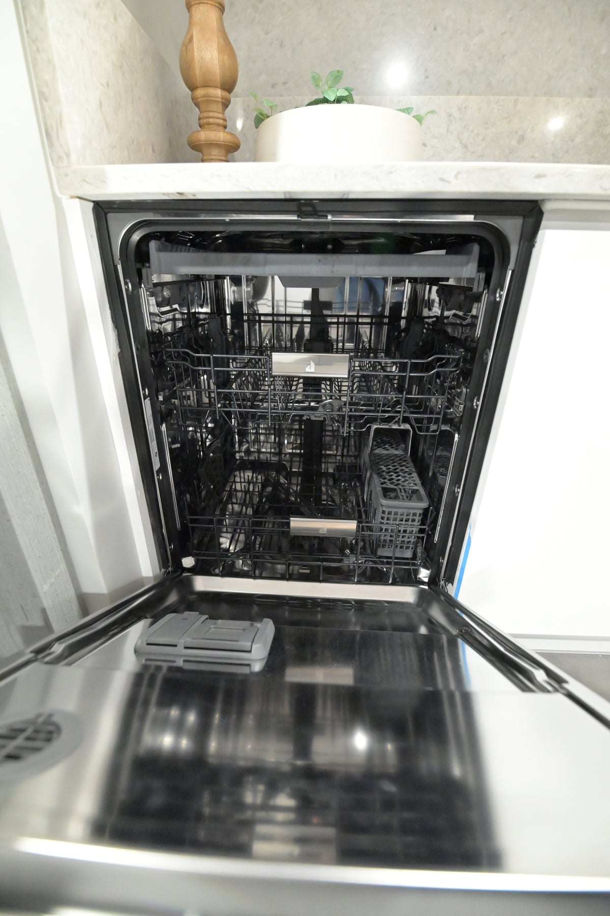 Wren Milano Ultra Bianco Gloss Kitchen