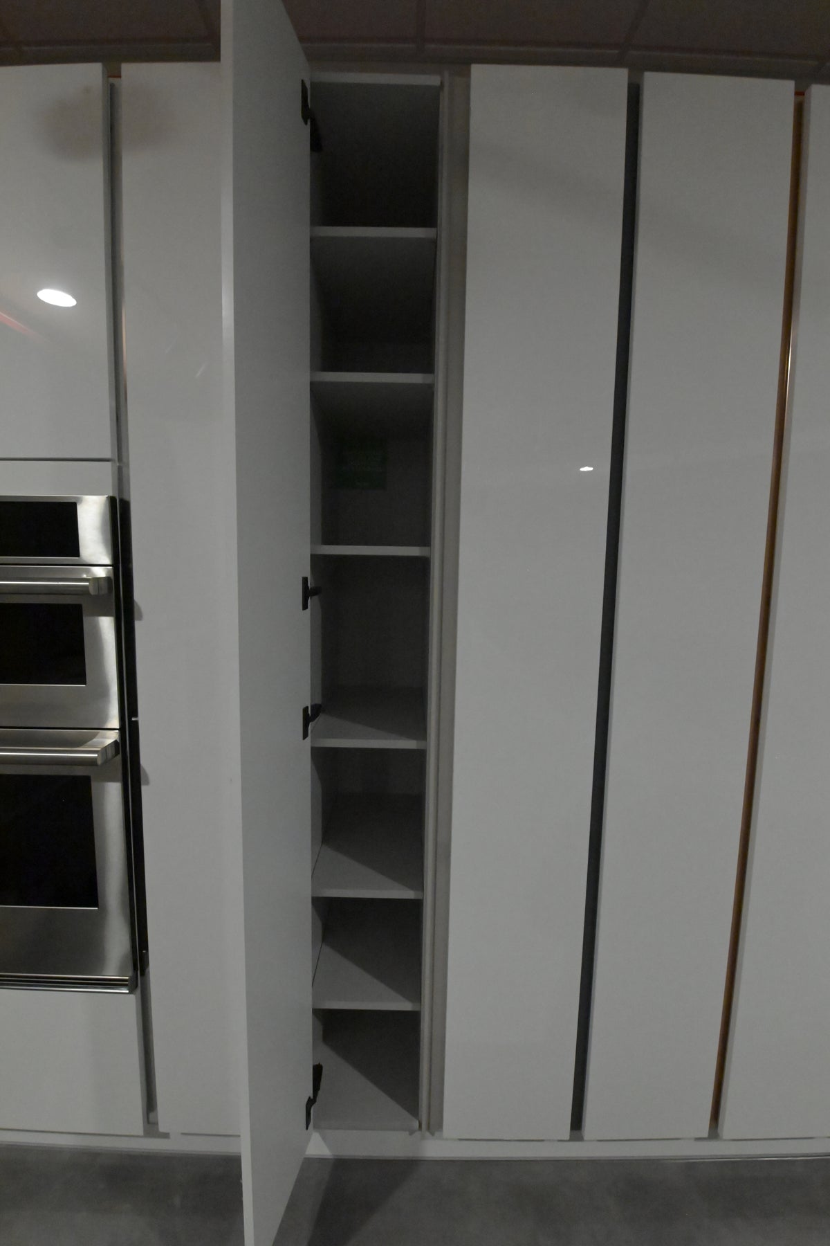 Wren Milano Ultra Bianco Gloss Kitchen